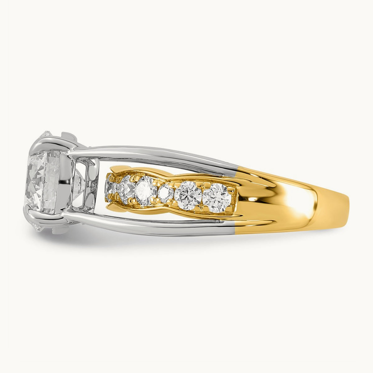 14ktt Certified Round Center Lab Grown Diamond VS+ F+ Ring