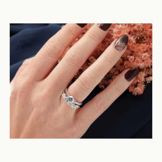 Graduated 5 Stone Band — 14K White Gold, 7
