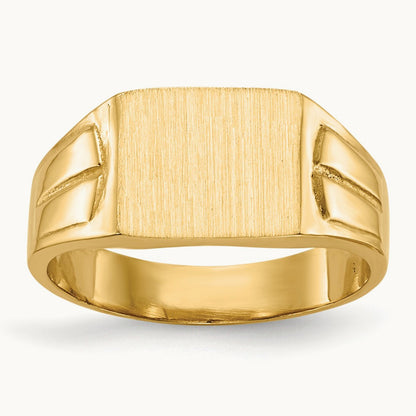 9.0x7. Closed Back Signet Ring, 5mm, 14K