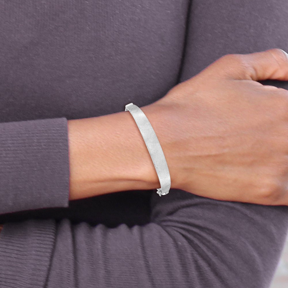 Satin Finish Graduated Hinged Bangle — 14K White Gold