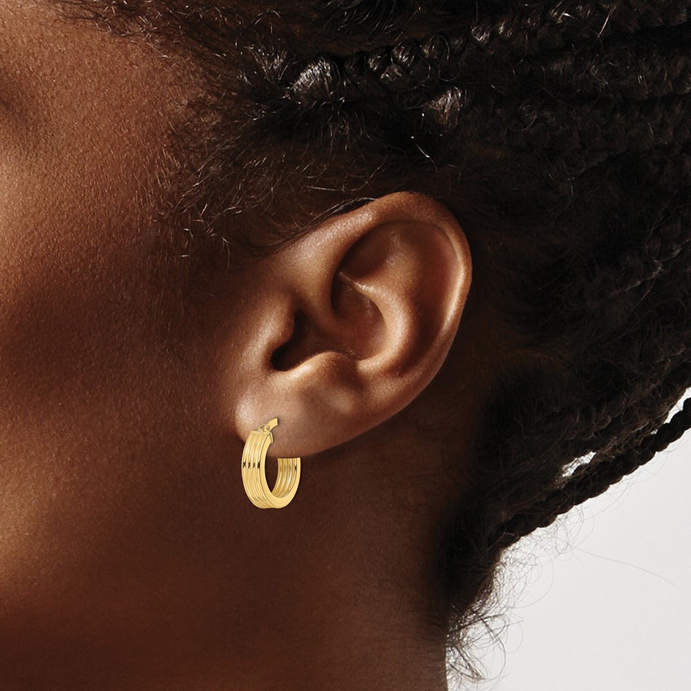 Polished Textured Hoop Earrings — photo set