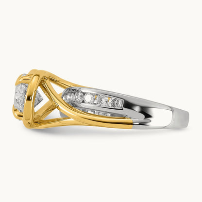 14ktt Certified Oval Center Lab Grown Diamond VS+ F+ Ring