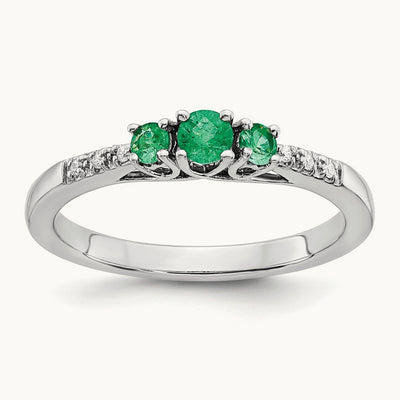 Emerald and Diamond 3-stone Ring — photo set