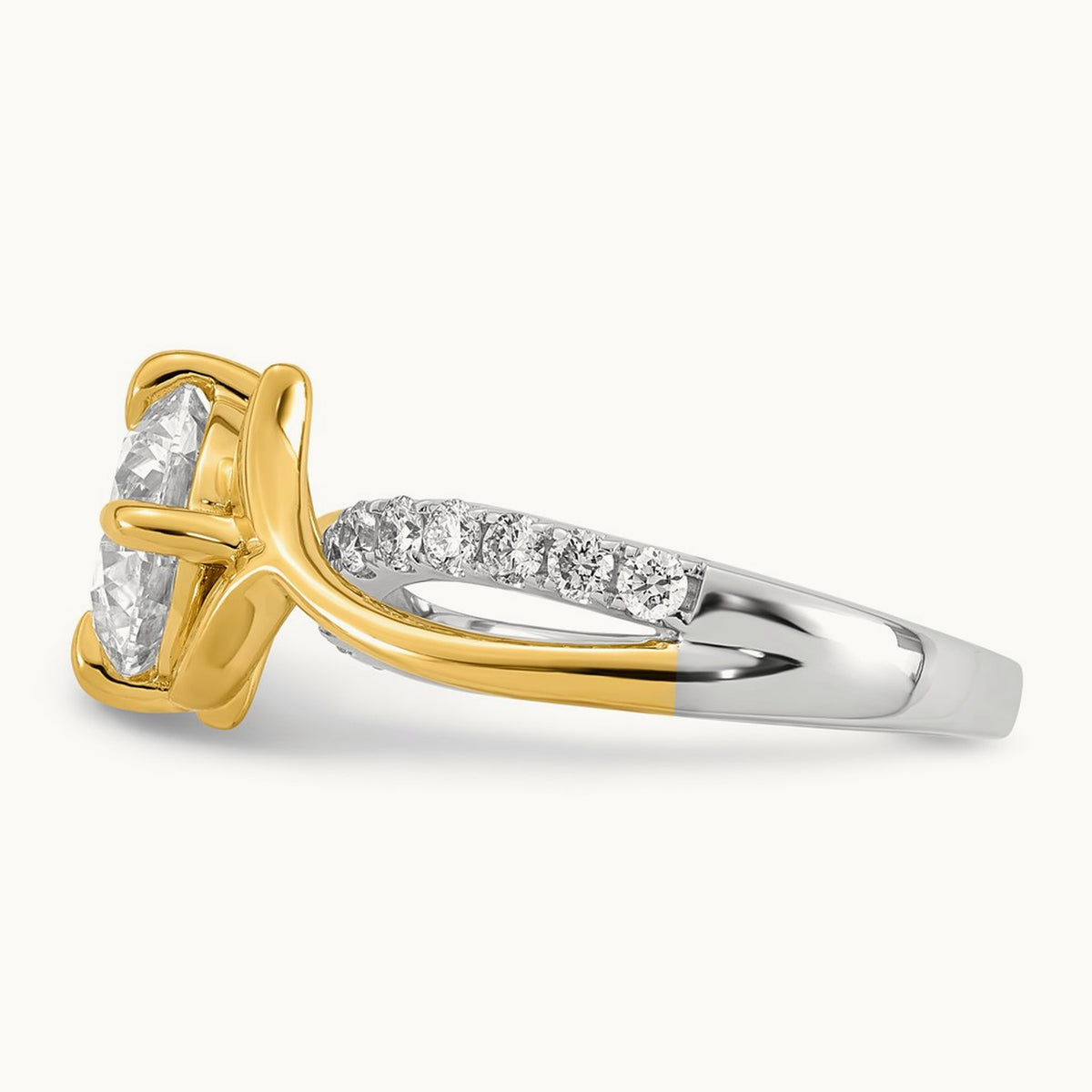 14ktt Certified Round Center Lab Grown Diamond VS+ F+ Ring