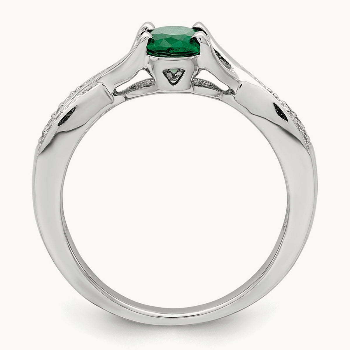 Oval Emerald and Diamond Ring — photo set