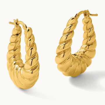 Polished Scallop Oval Hoop Earrings, 14K — Leslie's