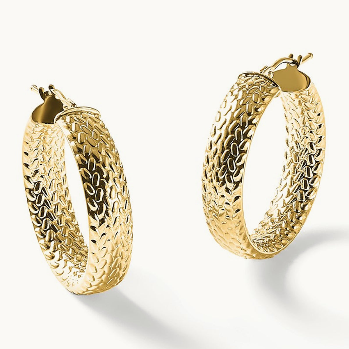 Polished Weave Design Round Hoop Earrings, 14K — Leslie's