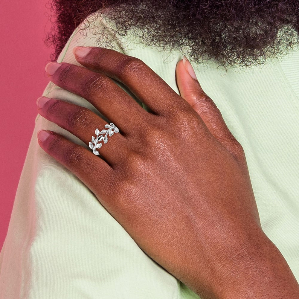 Polished Leaf Ring — 14K White Gold, 7