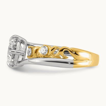 14ktt Certified Round Center Lab Grown Diamond VS+ F+ Ring