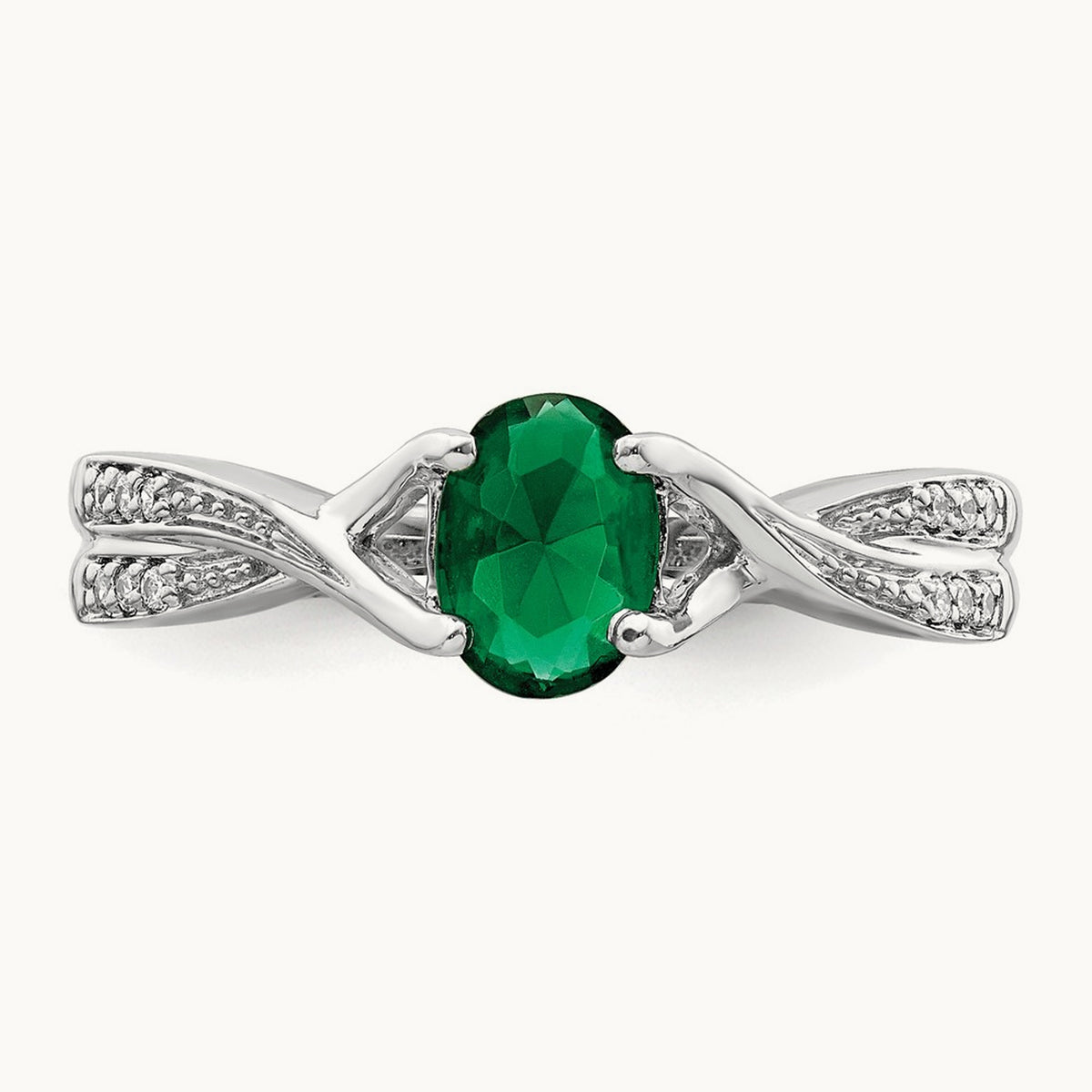 Oval Emerald and Diamond Ring — photo set