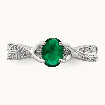 Oval Emerald and Diamond Ring — photo set