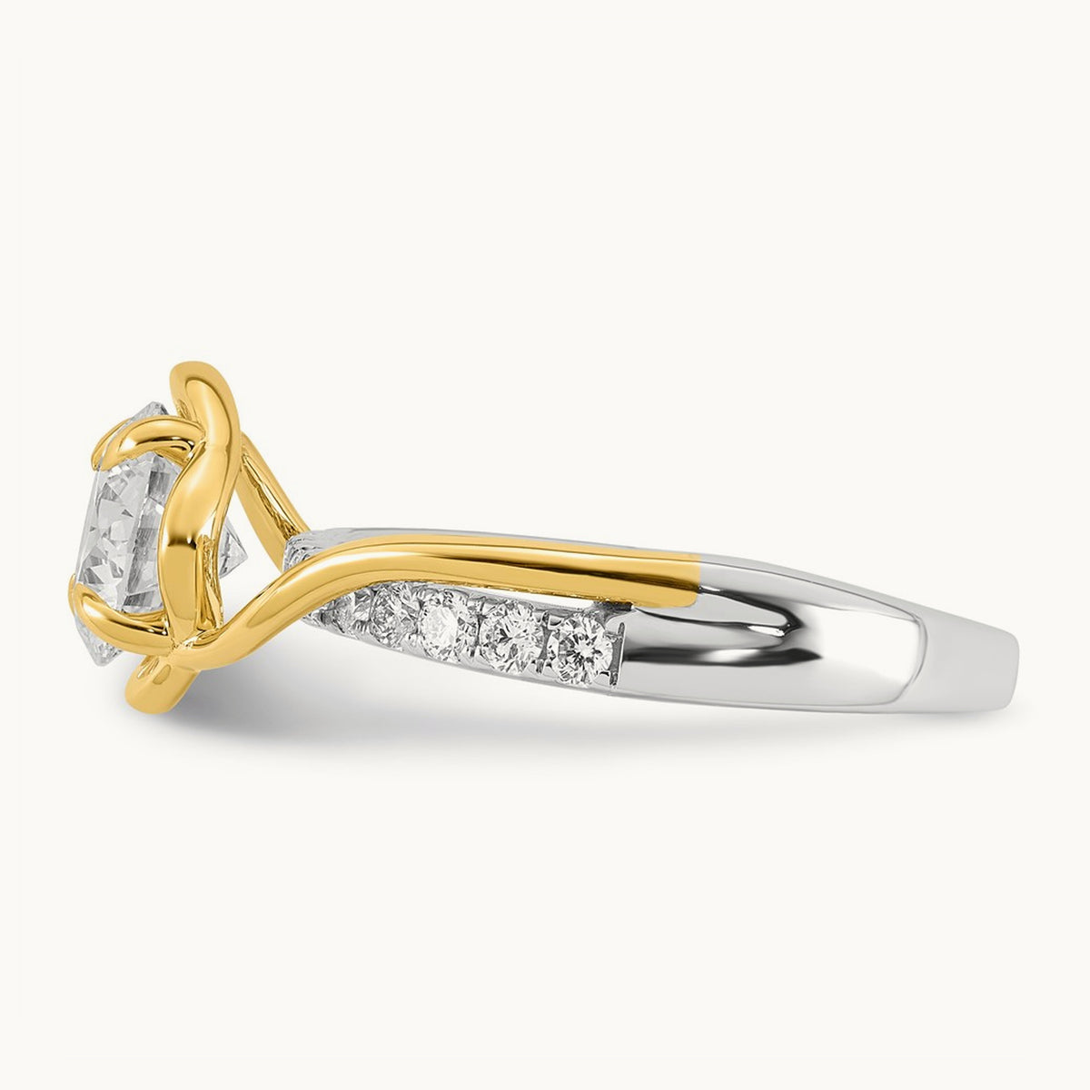 14ktt Certified Round Center Lab Grown Diamond VS+ F+ Ring