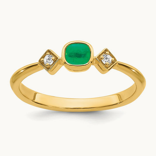 Emerald and Diamond Ring — photo set