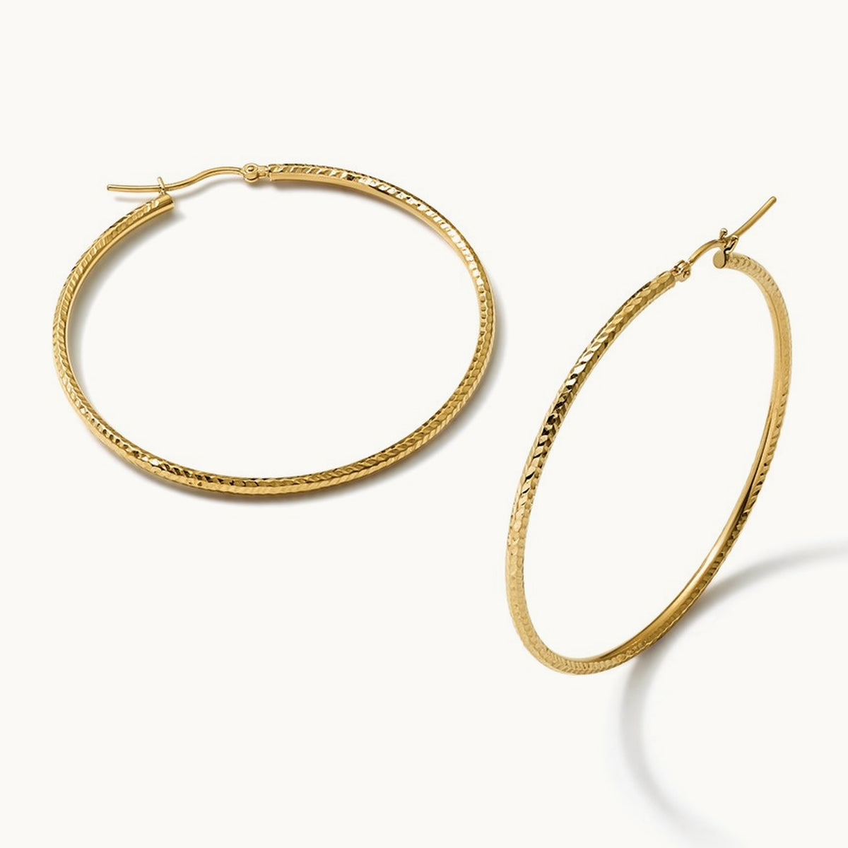 Diamond-cut Round Tube Hoop Earrings, 2mm, 10K — Leslie's