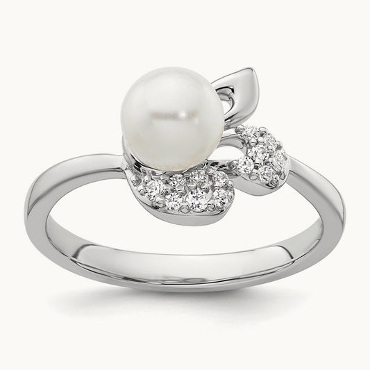 Polished Diamond and Pearl Fashion Ring — photo set