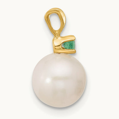Emerald 8- White Round FWC Pearl Pendant, 8.5mm, 14K