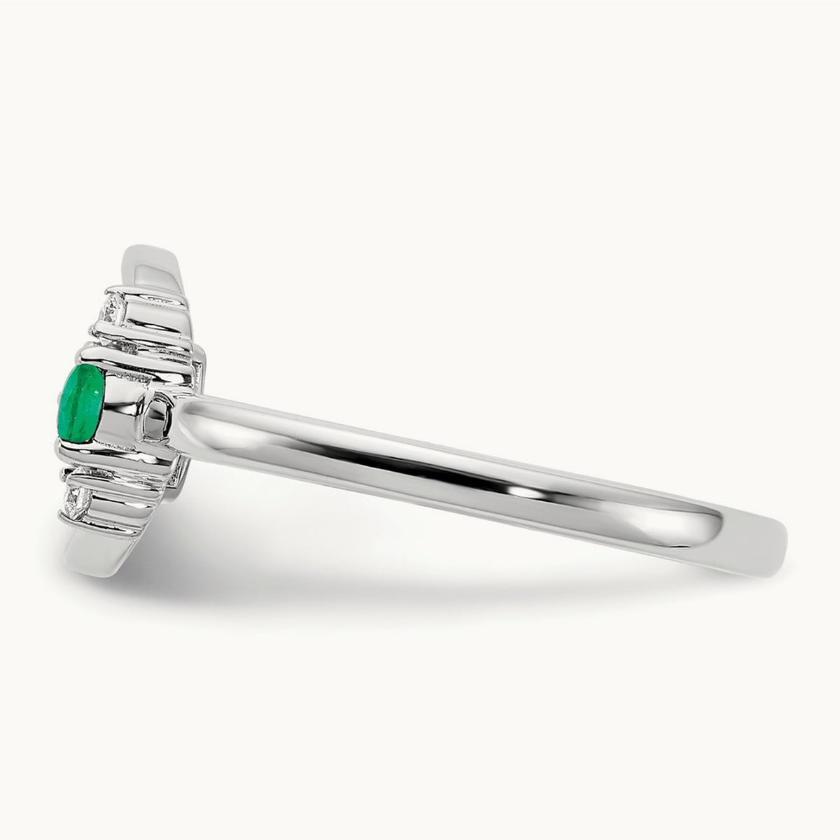 Polished Diamond and Emerald Circle Ring, 14K White