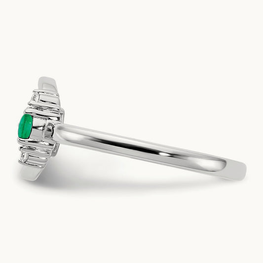 Polished Diamond and Emerald Circle Ring, 14K White