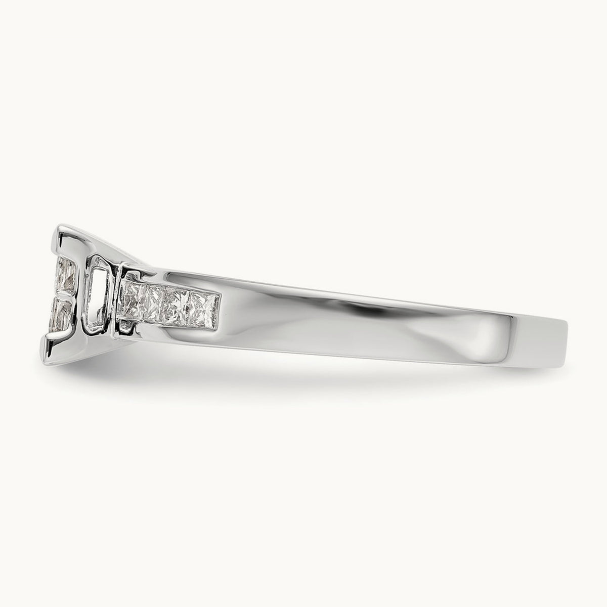 Complete Diamond Cluster Engagement Ring — photo set