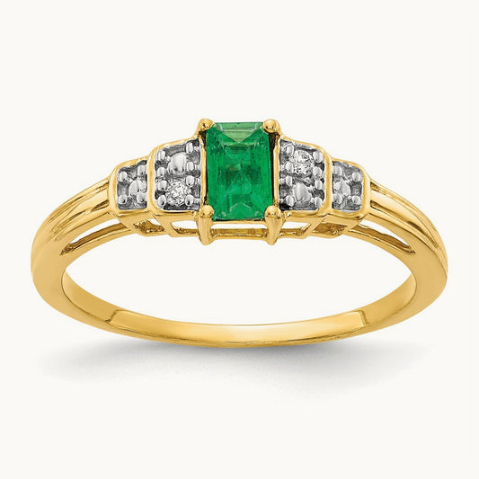 Emerald and Diamond Ring — photo set