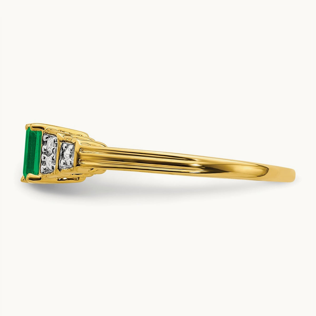 Emerald and Diamond Ring — photo set