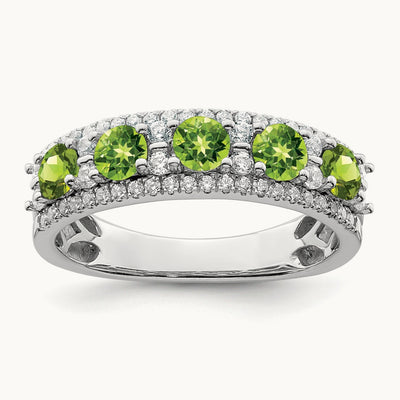 Polished Peridot and Diamond Ring — photo set