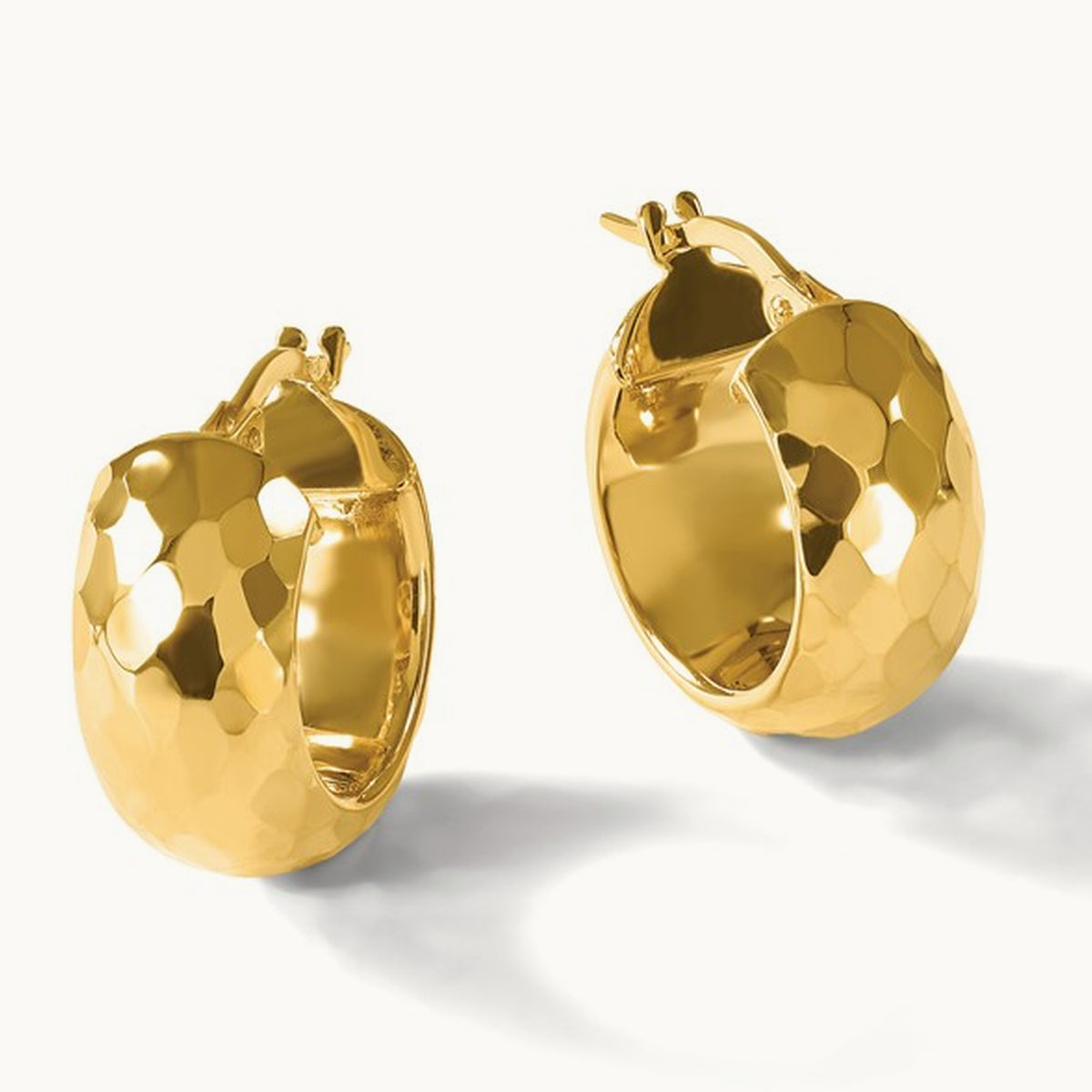 Polished and Diamond-cut Hoop Earrings, 14K — Leslie's