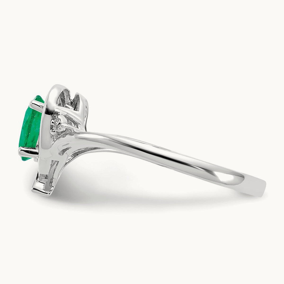 Emerald and Diamond Heart Ring — 14K White Gold, 7