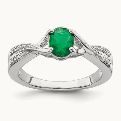 Oval Emerald and Diamond Ring — photo set