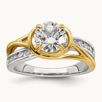 14ktt Certified Round Center Lab Grown Diamond VS+ F+ Ring