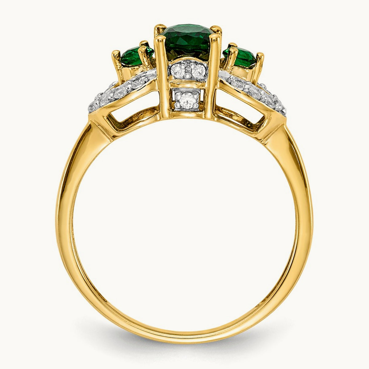 Oval Emerald and Diamond Ring — photo set