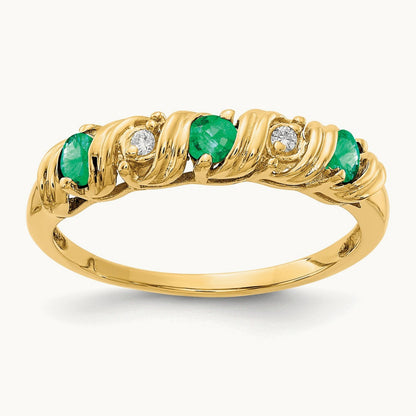 Emerald AA Diamond ring — 14K Yellow Gold