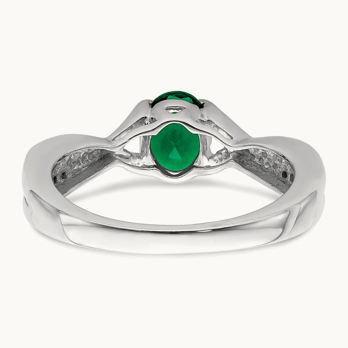 Oval Emerald and Diamond Ring — photo set