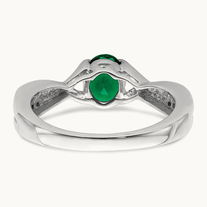 Oval Emerald and Diamond Ring — photo set