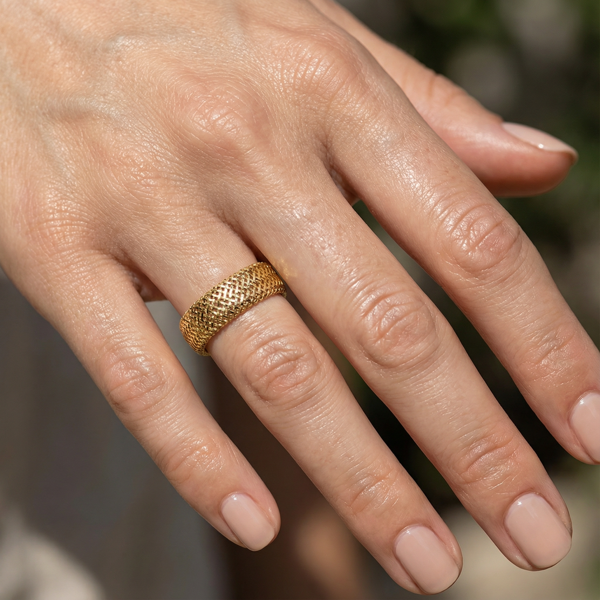 Tapered Mesh Ring