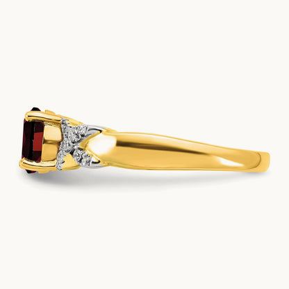 Garnet and Diamond Ring — photo set
