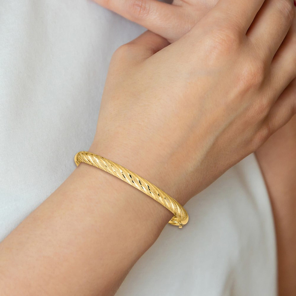 Textured Diamond-cut Twisted Hinged Bangle — 14K Yellow Gold
