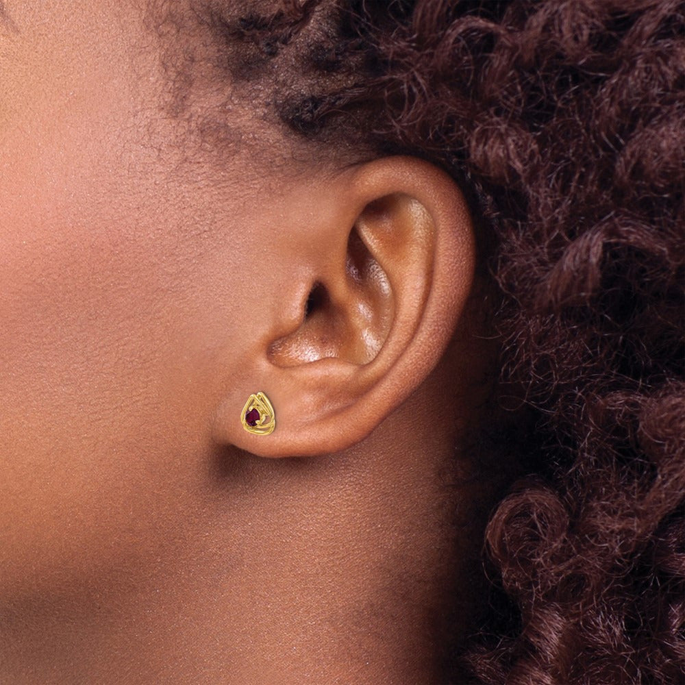 Rhodolite Garnet Post Earrings — 14K Yellow Gold