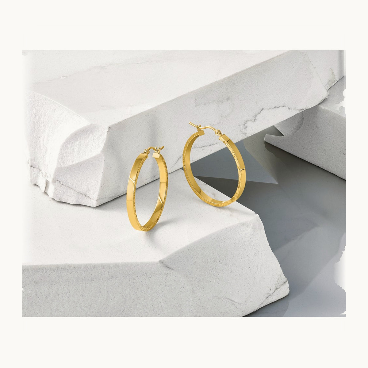 Diamond-cut Edge Medium Polished Hoop Earrings — 10K Yellow Gold