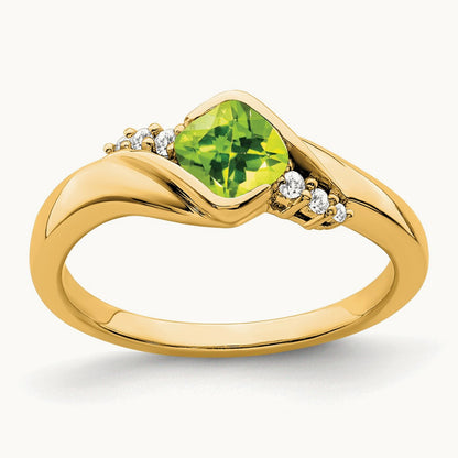 Peridot and Diamond Ring — 14K Yellow Gold, 7