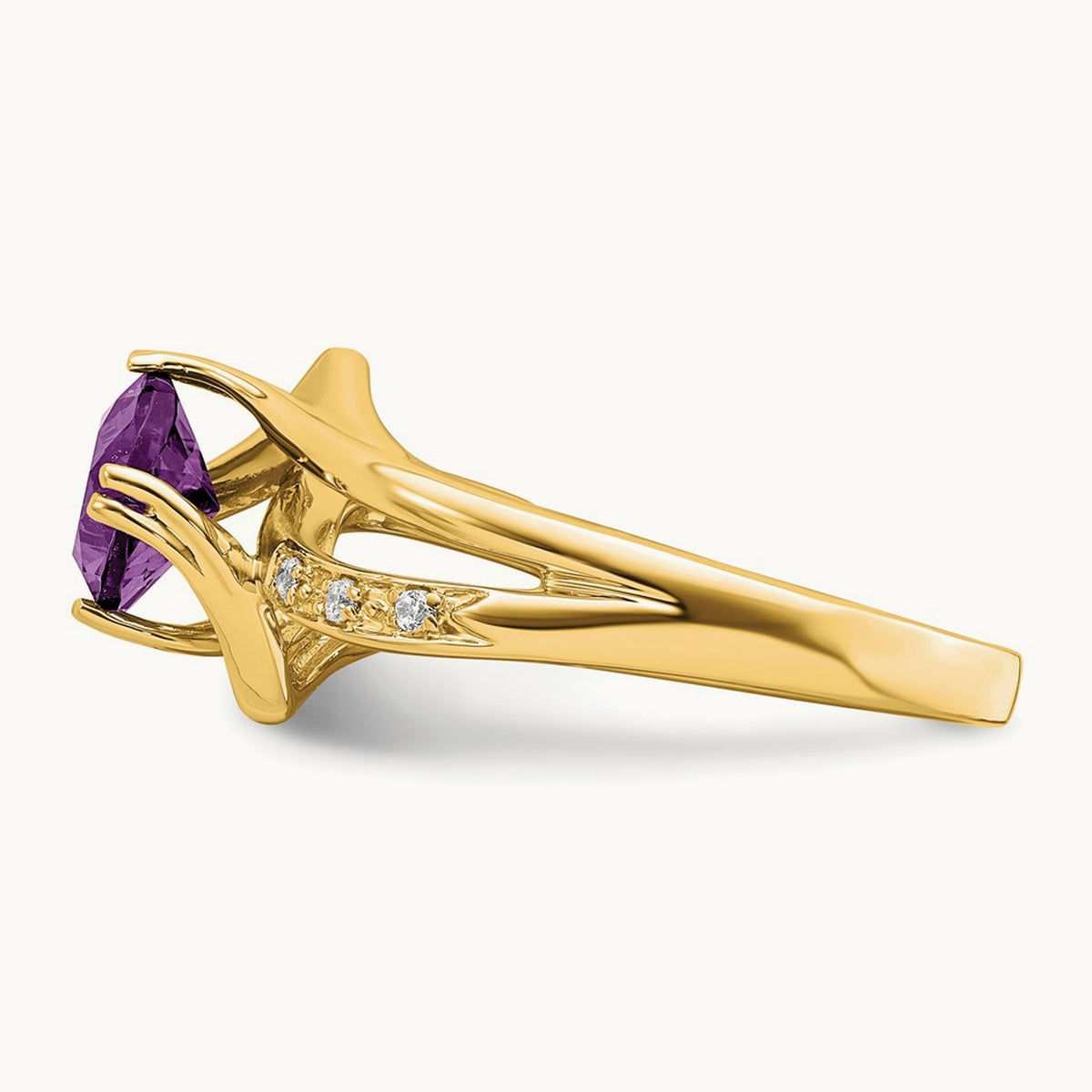Amethyst and Diamond Ring — 14K Yellow Gold, 7