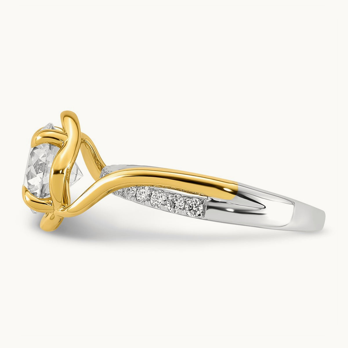 14ktt Certified Round Center Lab Grown Diamond VS+ F+ Ring