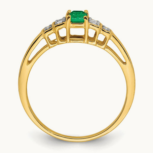 Emerald and Diamond Ring — photo set