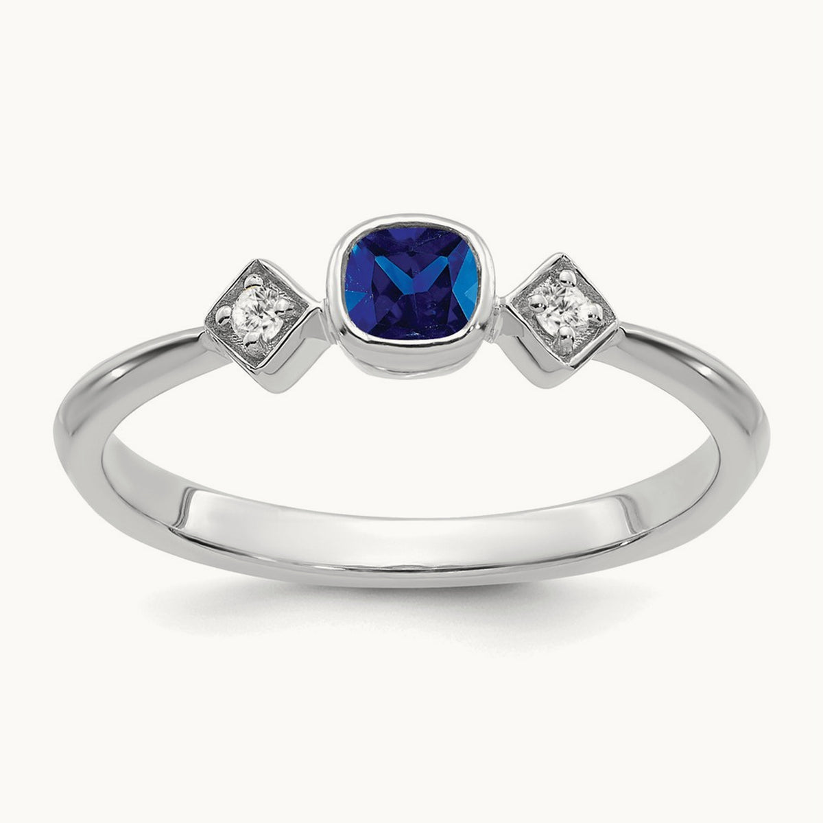Sapphire and Diamond Ring — photo set