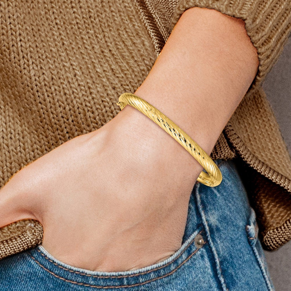 4/16 Textured Hinged Bangle — 14K Yellow Gold