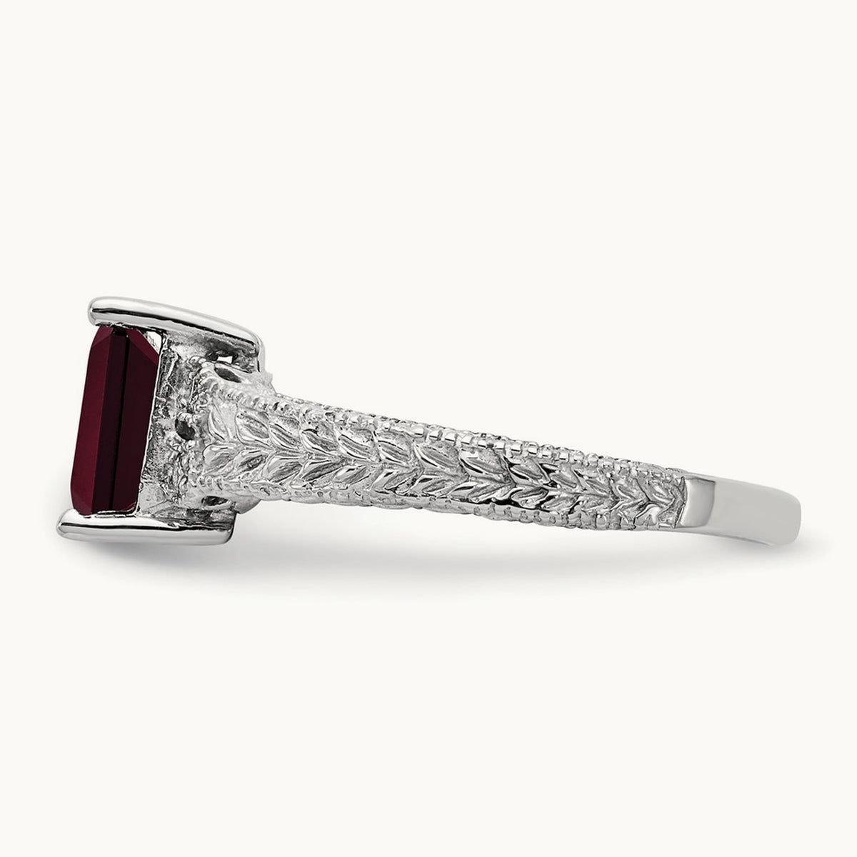 Garnet & AA Diamond Ring — photo set