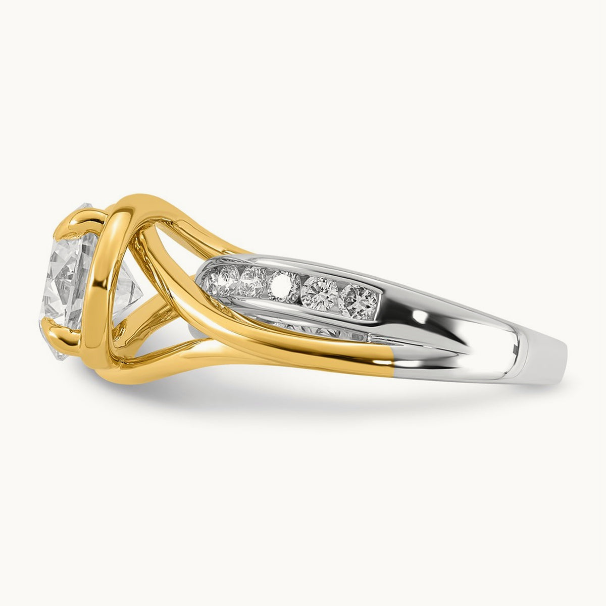 14ktt Certified Round Center Lab Grown Diamond VS+ F+ Ring