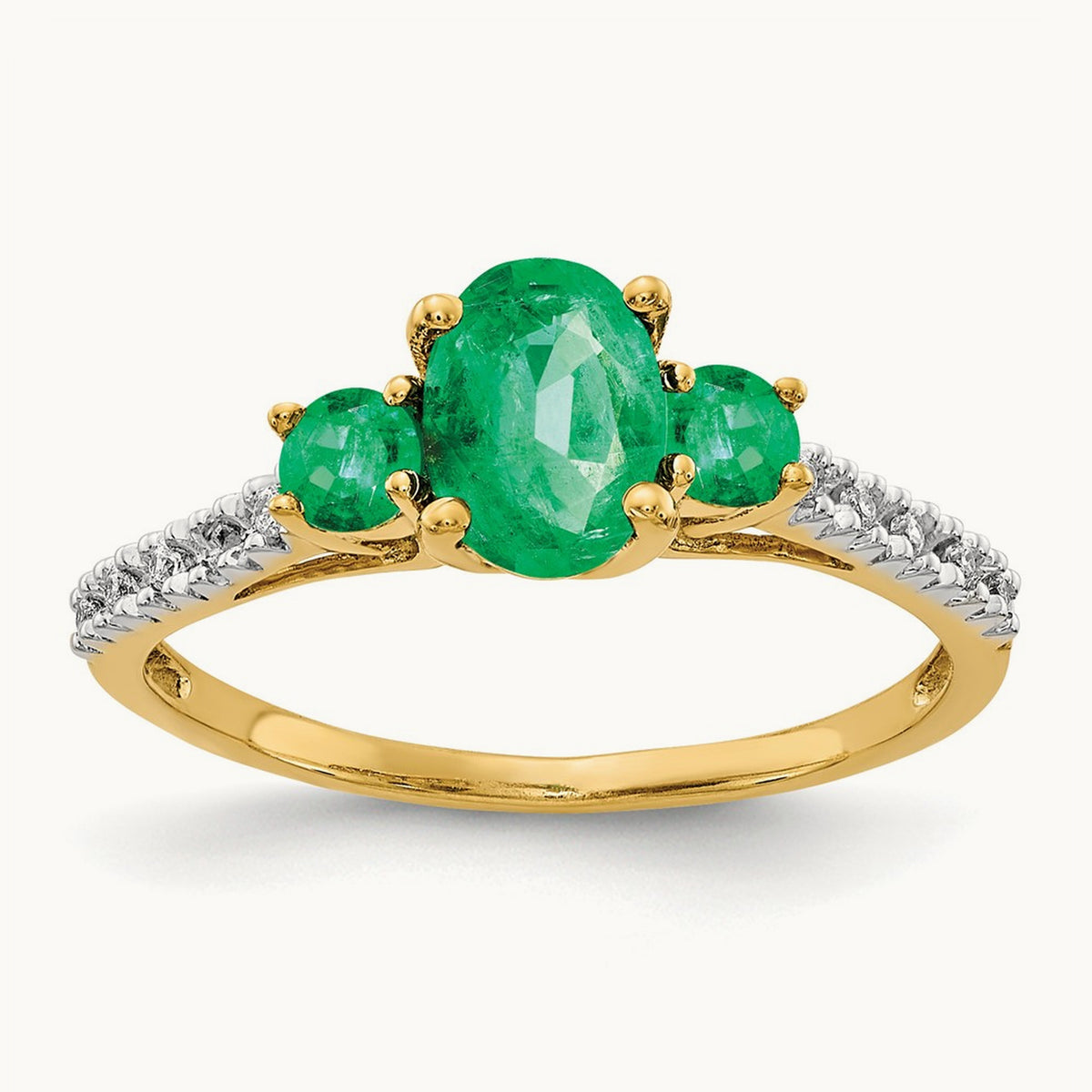 Oval Emerald and Diamond Ring — photo set