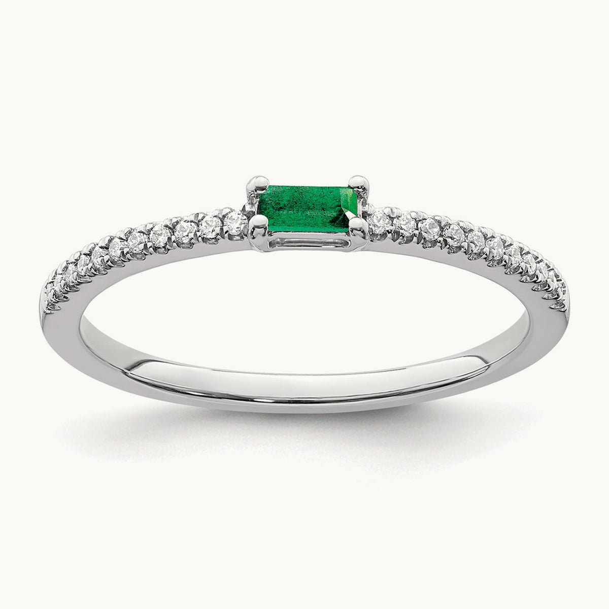 Polished Emerald and Diamond Ring — photo set