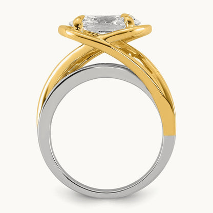 14ktt Certified Oval Center Lab Grown Diamond VS+ F+ Ring